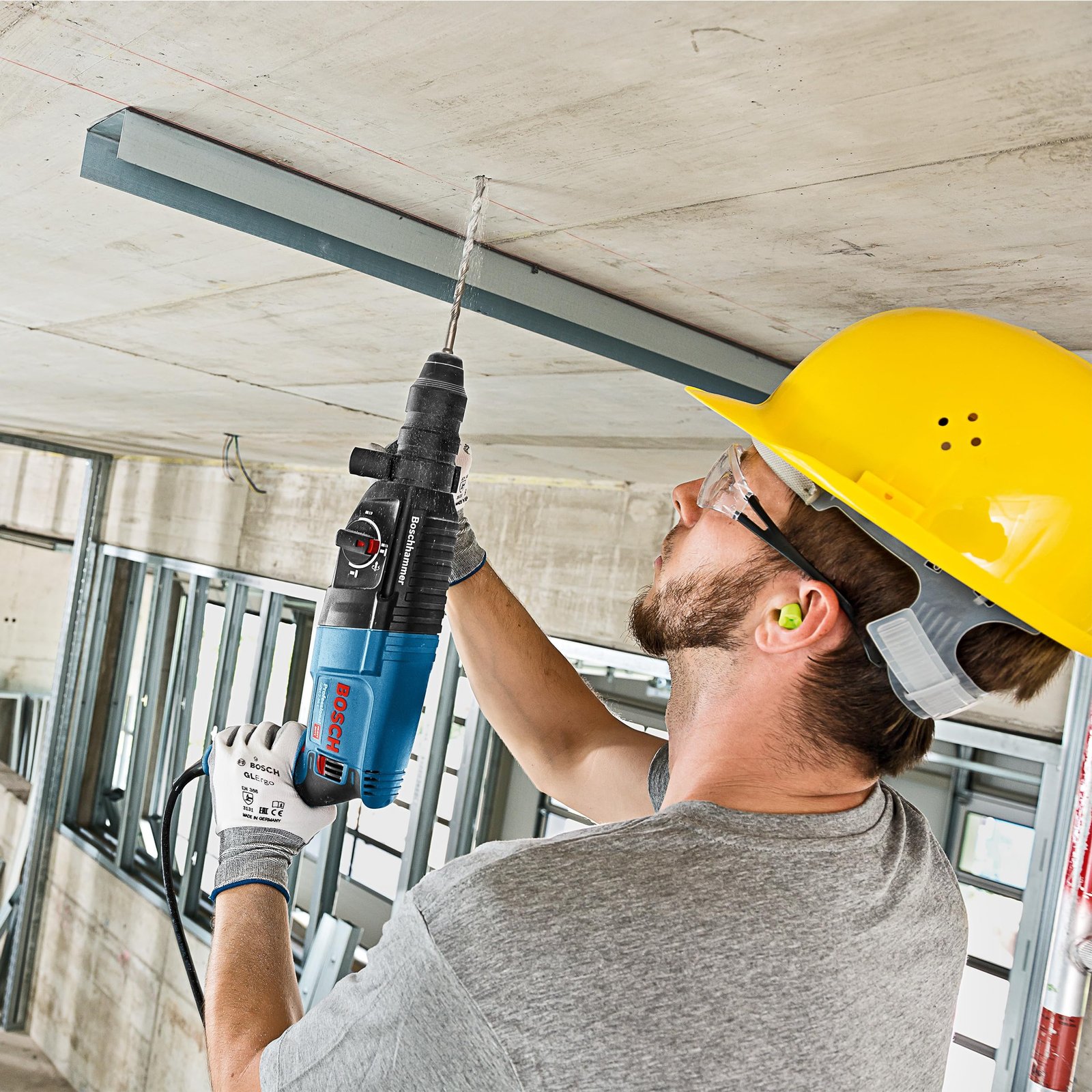 Bosch PRO Bohrhammer GBH 2-26 F (Leistung 830 Watt, Wechselfutter SDS-plus, inkl. Zusatzhandgriff, Tiefenanschlag, Maschinentuch, Schnellwechselbohrfutter, Handwerkoffer) - Image 7