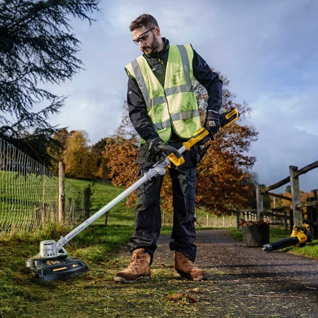 DeWalt DCMST561N-XJ 18v XR Akku Rasentrimmer ohne Akku und Ladegerät - Image 3