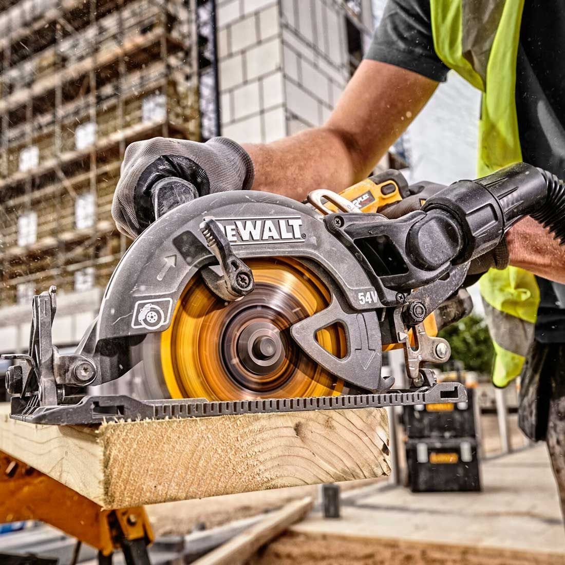 DeWalt DCS577T2-GB 54v XR FLEXVOLT Hochleistungs 190mm Handkreissäge inkl. 2x DCB546 Akkus - Image 11